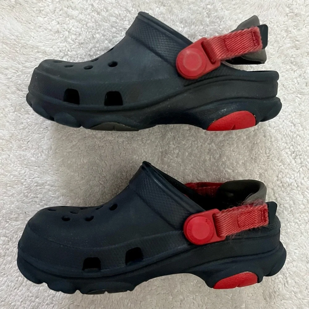 CROCS classic strap breathability